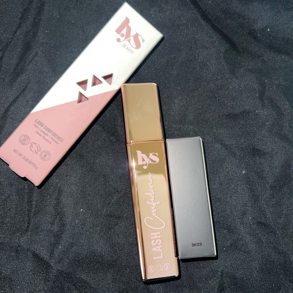 LASH CONFIDENCE MASCARA